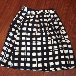 Limited high waisted skirt - size 6